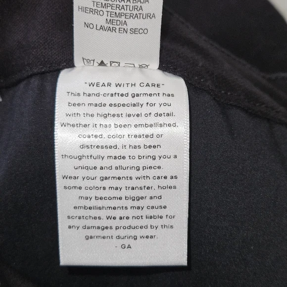 Good American Good Curve Straight Black Denim: 20 Plus 28" Inseam - Picture 12 of 13